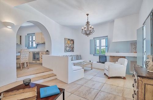 Antiparos Villa | Villa 'Afroditi A' with Sea View, Wi-Fi and Air Conditioning