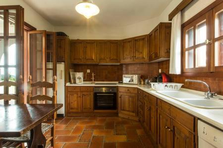 Neos Marmaras House | Pet-Friendly Villa Afroditi: Guest Rated 9/10 with Kitchen