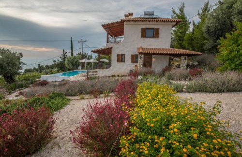 Evgiros Villa | Villa Agapi: Family-Friendly Getaway with Pool & 4 Stars