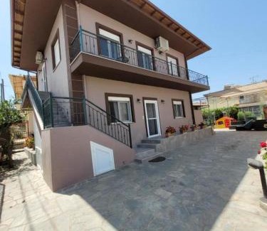 Skala Sotiros House | Villa Giotis Suite: Oceanfront Retreat with Perfect Rating
