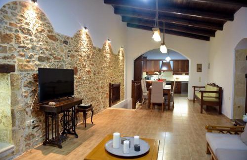 Mylopotamos Villa | Villa Agia Rethymno: 4-Star Poolside Haven with High Ratings
