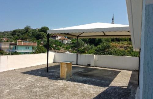 Mbrostar-Urë Apartment | Discover Villa Agim: Pet-Friendly Retreat with Breakfast