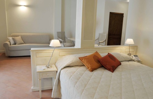 Sestri Levante Hotel | Villa Agnese: Explore Ocean Views and Relaxing Spa Retreats