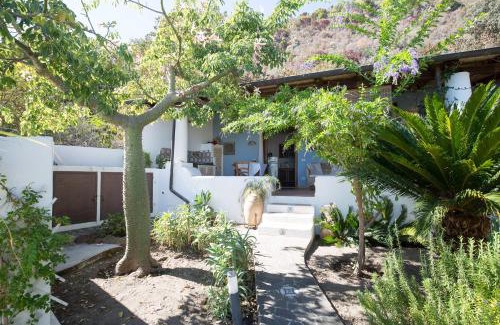 Canneto House | Oceanfront Villa Agrumeto: Guest Rated 9.1/10 with Pool