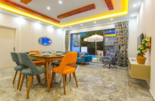 Uzumlu Villa | Relaxing Villa Akça Üzümlü with Pool and Hot Tub Amenities