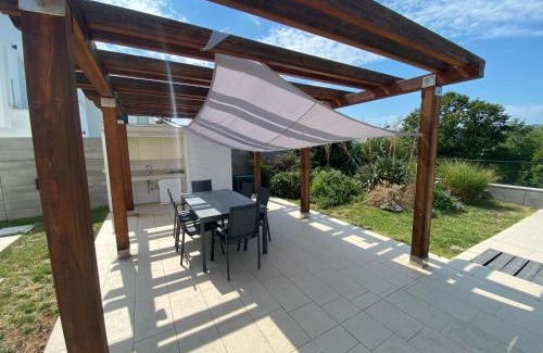 Grizane Villa | Villa Alana: Pool, Spa & Jacuzzi Retreat with Ocean View