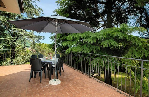 Salo Apartment | Relaxing Villa Alberti with Spa and Family-Friendly Amenities