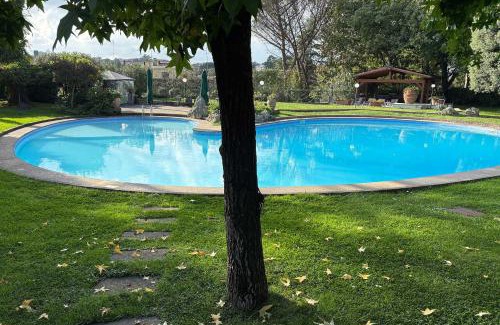 Zona LIII Tomba di Nerone Bed & Breakfast | Villa Albina: Oceanfront Retreat with Pool & Top Reviews