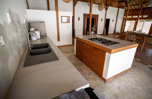 Pecatu Villa | Villa Ale Bingin: Ethnic 3-Bedroom Retreat by the Beach