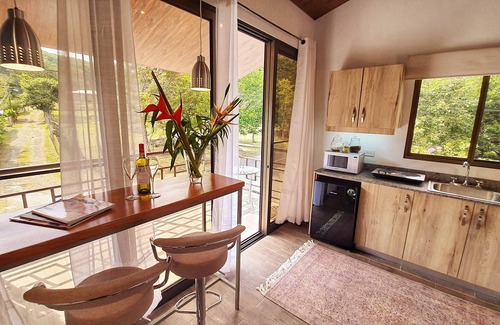 Boquete Apartment | Villa Alejandro-5 minutes walk to downtown, apartment with kitchenette / balcony