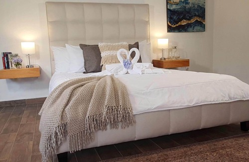 Boquete Apartment | Villa Alejandro-5 minutes walk to downtown, apartment with kitchenette / balcony