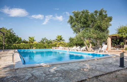 Ceglie Messapica Villa | Villa Alessandra: Pet-Friendly Retreat with Pool & Perfect Rating