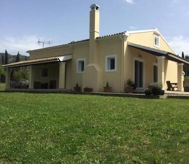 Doukades Villa | Discover Villa Alexakis Doukades: Family-Friendly Getaway