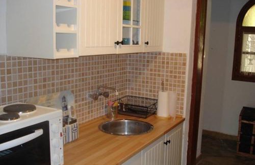 Pella Region House | Budget-Friendly Villa Alexandra: Pet and Child Friendly Stays