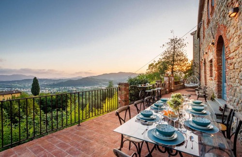 Ciciana Villa | Villa Alice: Panoramic Stone Farmhouse with Pool for 10