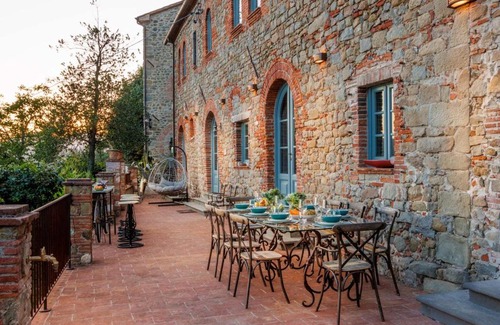 Ciciana Villa | Villa Alice: Panoramic Stone Farmhouse with Pool for 10