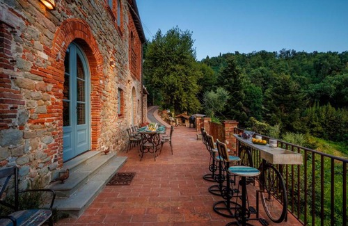 Ciciana Villa | Villa Alice: Panoramic Stone Farmhouse with Pool for 10