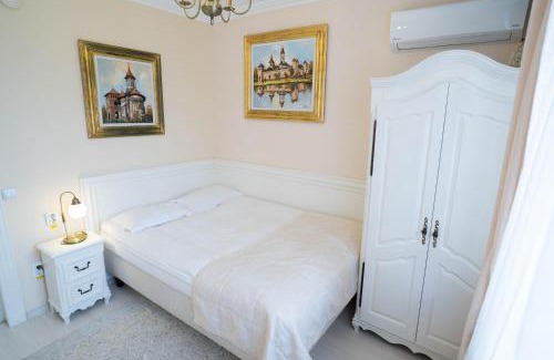 Suceava House | Villa Alice: 4-Star Hotel with Hot Tub & Family-Friendly Stay