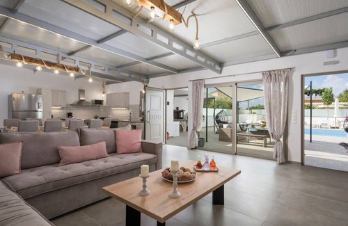 Drapanias Villa | Experience Villa Alitocatos Summ with Private Pool & Breakfast