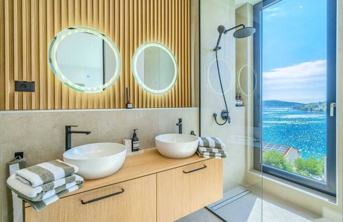 Podglavica Villa | Villa Allina, Luxurious 5- Bedroom Villa with Panoramic Views with Heated Pool
