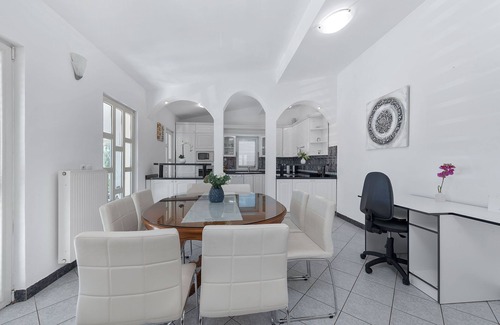 Neoric House | Villa Almas: Oceanfront Retreat with Private Pool & Spa