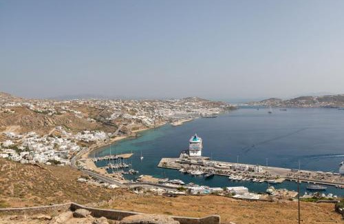 Agios Stefanos Villa | Experience Villa Almi: 4-Star Oceanfront Retreat in Mykonos