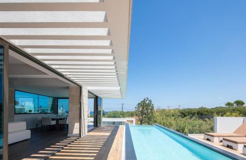 Agia Marina Villa | Pet-Friendly Villa Alveo Del Mare with Oceanfront Pool