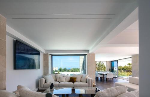 Agia Marina Villa | Pet-Friendly Villa Alveo Del Mare with Oceanfront Pool