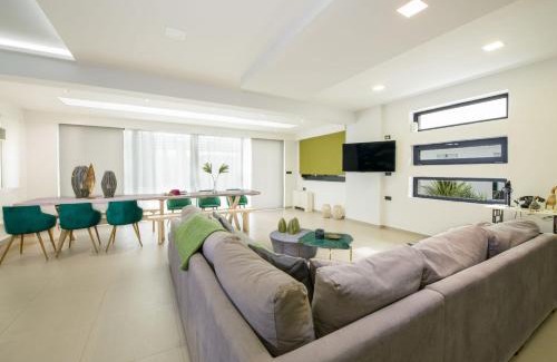 Skines Villa | Oceanfront Villa Alyona: Guest Rated 9.8 with Pool Access