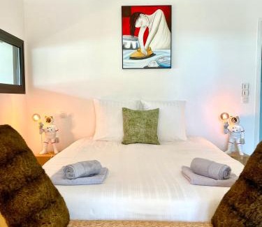Saint-Georges-de-Didonne Villa | Villa Amazone: Oceanfront Retreat with Hot Tub & Great Views