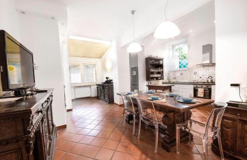 Lake Bracciano Villa | Explore Villa Amalia Augusta: Oceanfront Retreat with Pool