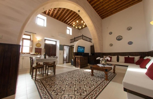 Lindos Villa | Villa Amalia: Pet-Friendly 4-Star Retreat with Top Reviews