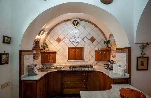 Marini House | Relax at Villa Amalia Resort with Oceanfront Amenities