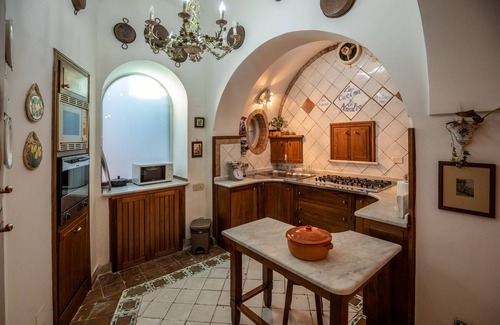 Marini House | Relax at Villa Amalia Resort with Oceanfront Amenities