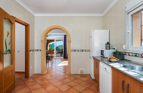 Calpe Villa | Villa Amanda - Pet-Friendly Oasis with Oceanfront Views