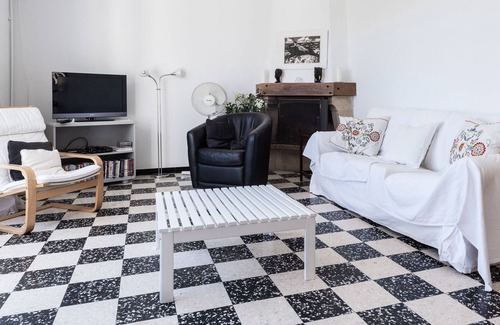 Reillanne Villa | Villa Amande: Idyllic Retreat in Historic Reillanne, Provence