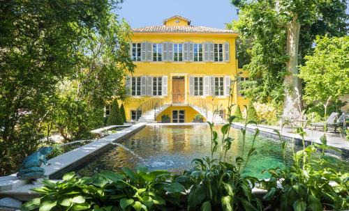 Couronne Urbaine House | Villa Amara: Oceanfront Oasis with Pool & Top Guest Ratings