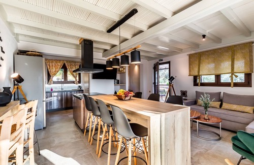 Alikias Villa | Villa Amaryllis: Dream Getaway with Ocean View and Spa