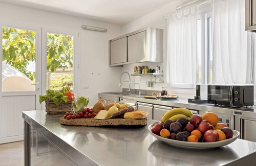 Castelsardo Villa | Discover Villa Ambra: Pet-Friendly Retreat with Pool & Spa