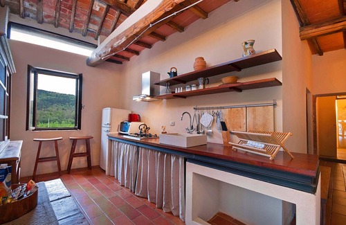 Brenna Apartment | Discover Villa Amedeo Raffaello - Family-Friendly Escape