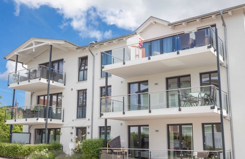 Sassnitz Apartment | Discover Villa Amelie: Family-Friendly with Pool & Kitchen
