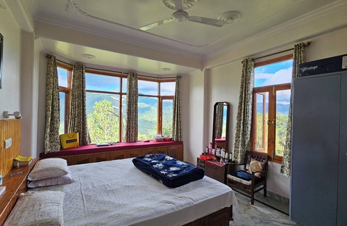 Shimla Other | Serene Villa Retreat in Himachal Pradesh, Near Shimla