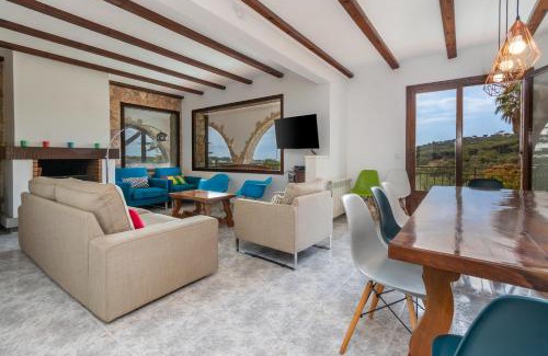 El Vilar d'Aro Villa | Unwind at Villa Amistad: 4-Star Poolside Retreat