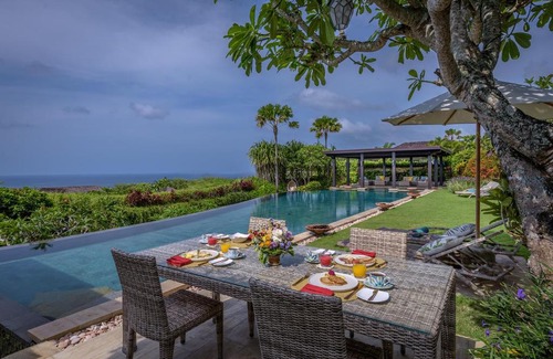 Sawangan Villa | Beachfront Villa Amita: 4-Star Luxury near Pandawa