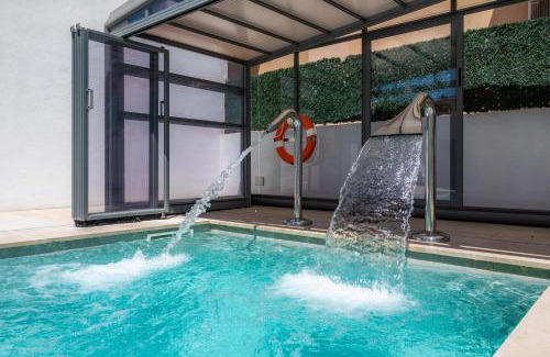 Cala Ratjada House | Relaxing Villa Amorós: Family-Friendly with Pool Access