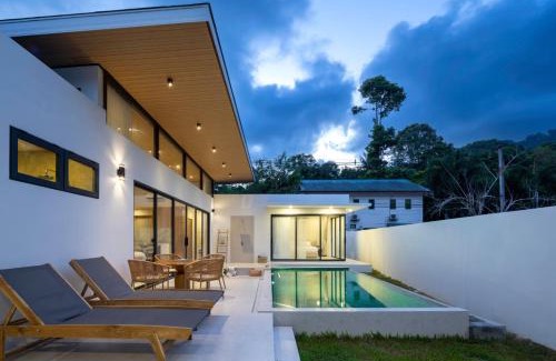 Maret Villa | Villa Amour: 3 Bedroom Spa Pool Retreat by the Beach