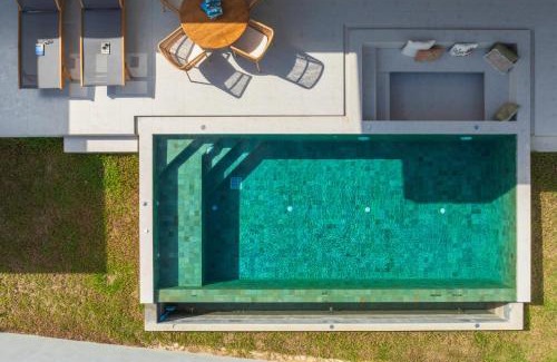 Maret Villa | Villa Amour: 3 Bedroom Spa Pool Retreat by the Beach