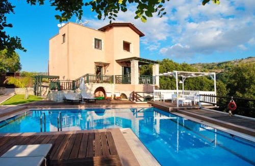 Armenoi Villa | Family-Friendly Villa Amvrosia with Pool in Kalives, Crete