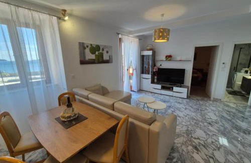 Mlini Apartment | Guest Rated: Villa Ana Apartments - Ideal Family Getaway