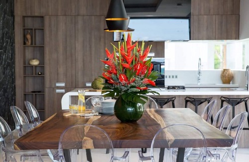 Bang Po Villa | Beachfront Villa Anar with Pool & Kitchen Amenities